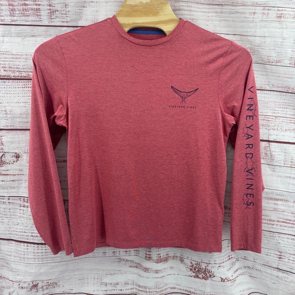 Vineyard‎ Vines Performance Shirt Mens Small Red Long Sleeve Tuna Fish Graphic